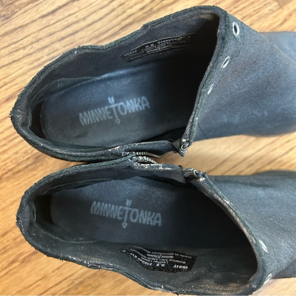 Minnetonka | Brenna Distressed Suede Booties - Picture 10 of 15
